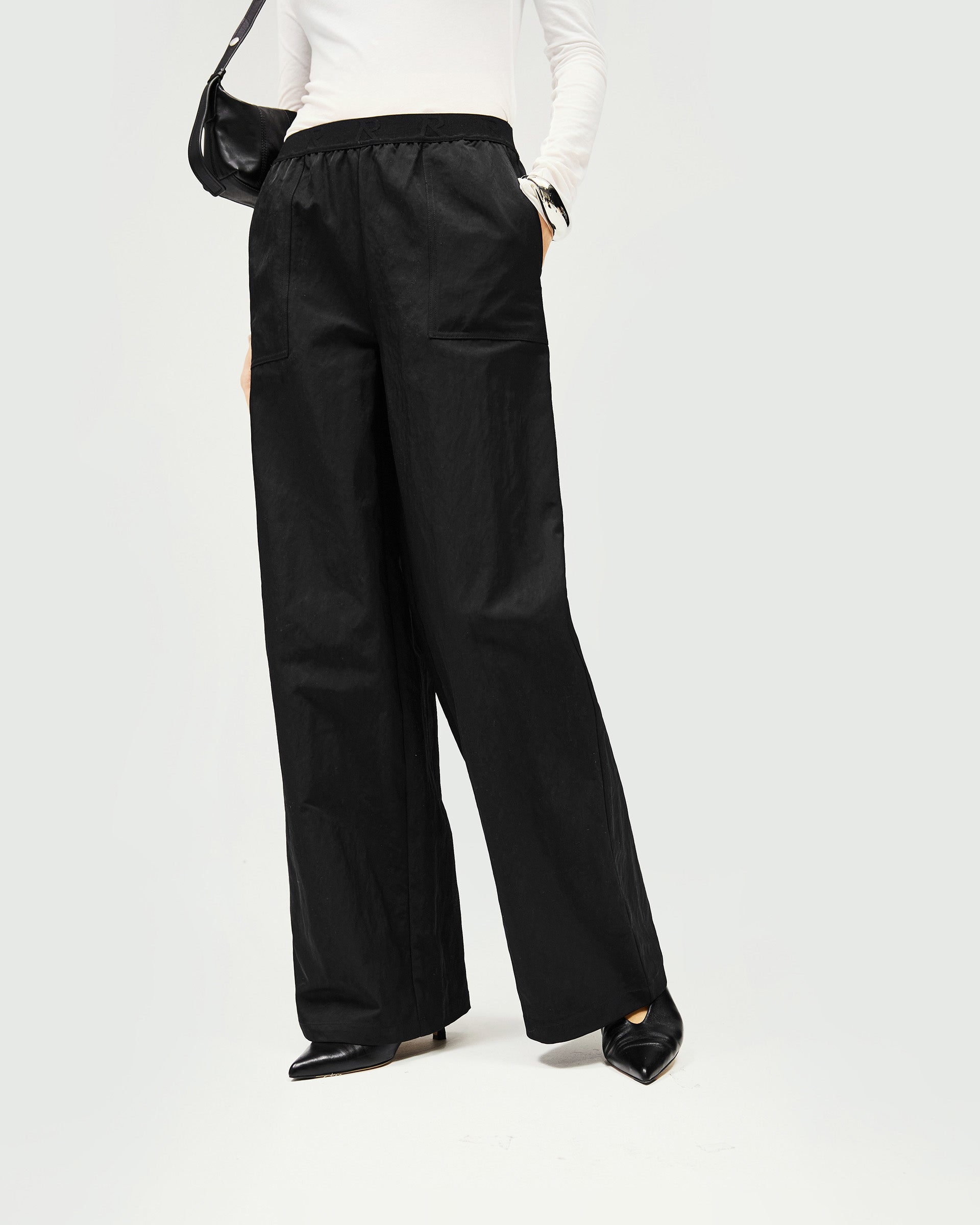 Subway Jogger - Jet Black