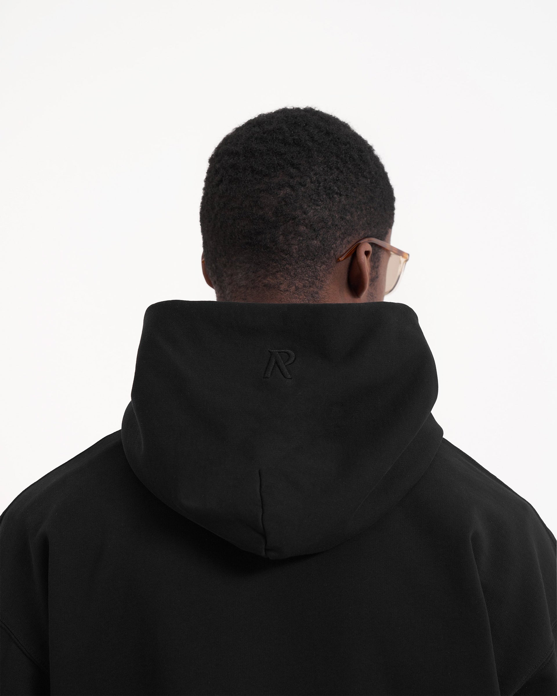 Kapuzenpullover mit Initialen - Tiefschwarz