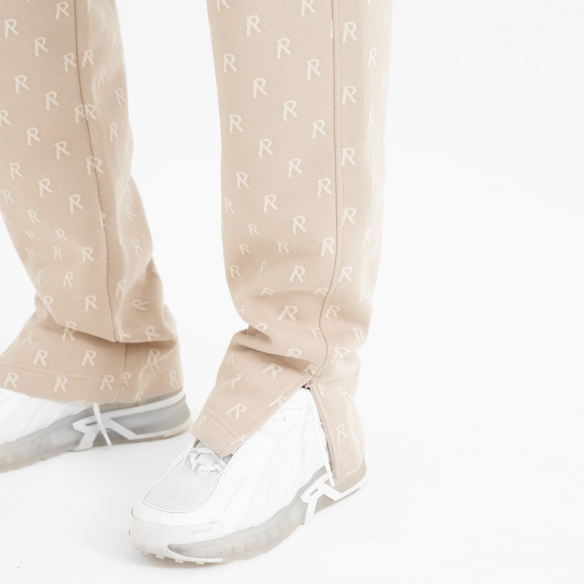 Intarsia Initial Sweatpants - Wheat