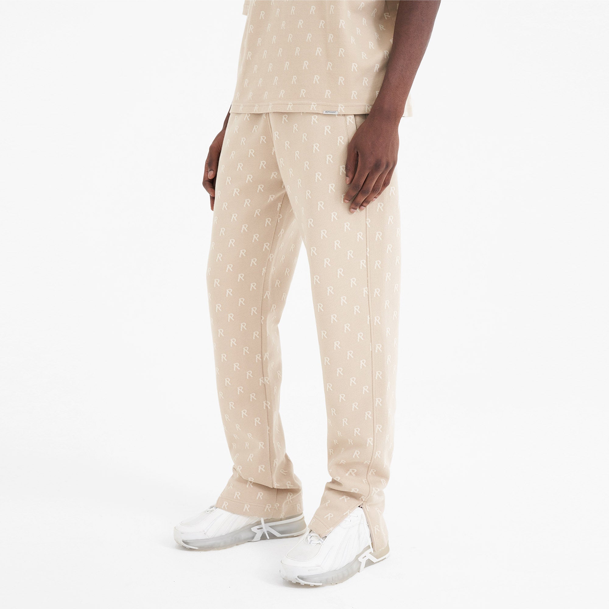 Intarsia Initial Sweatpants - Wheat